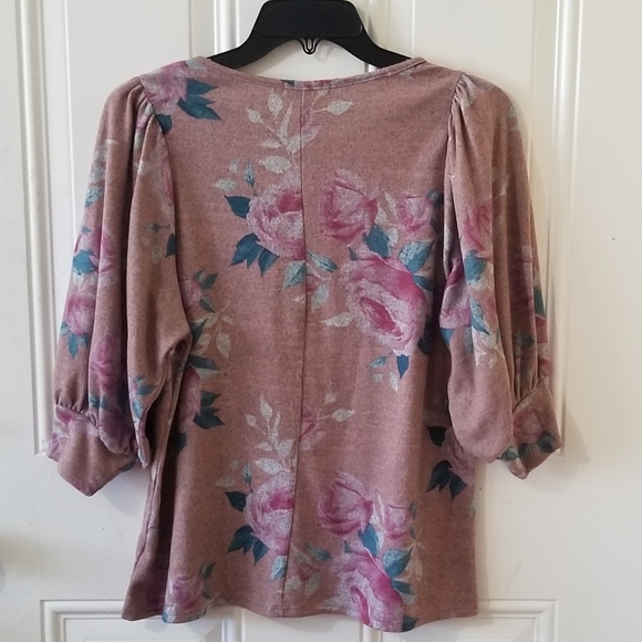 Ava James Pruff Shoulder Top - Picture 3 of 6